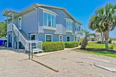 Image de Wave Shack- Steps to the Sand and Ocean views