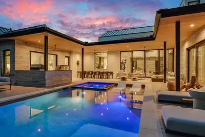 Image de Above Platinum I Pool&Spa I Sauna I Modern Luxury I Services I Outdoor Living