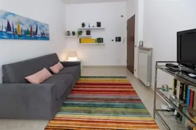 Image de bel appartement central rénové avec 2 salles de bains et 6 lits