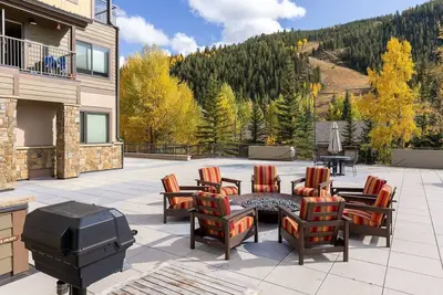 Quick Walk to the Peru lift/Gorgeous Condo/Shared Hot Tubs
