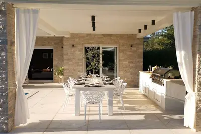 Image de Maison de vacances Umag pour 1 - 8 personnes avec 4 chambres à coucher - Maison de vacances