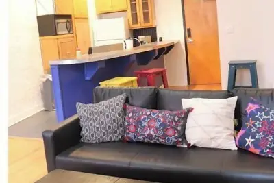 Image de Cozy 2 bedroom (2b) rental unit with free parking