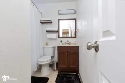 Image de Last frontier Rental Family #3