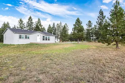 Image de Piney hideaway with huge yard, fireplace, WiFi, and amazing mountain views