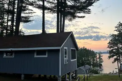 Image de Charming cottage with beach access, a grill, dock, & nearby golf