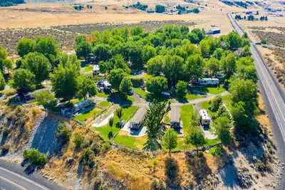 Image de Private accommodations with breath taking views of Lake Roosevelt