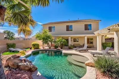 Image de Home w/ Heated Pool | Min to Spring Training | Game Room