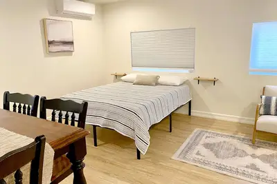 Thousand Oaks Studio Guest Cottage