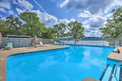 Image de Ozarks Family Retreat w/ Beaver Lake Access!