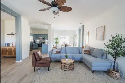 Image de Gorgeous & Comfy Family Getaway ~ Games ~ Backyard