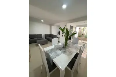 Image de Entire home with Air Conditioner, Water heater & private Car garage