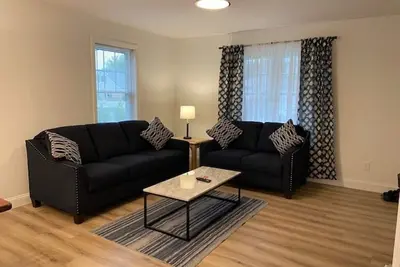 Image de Beautiful brand new 2 bedroom Duplex near Oakland Beach