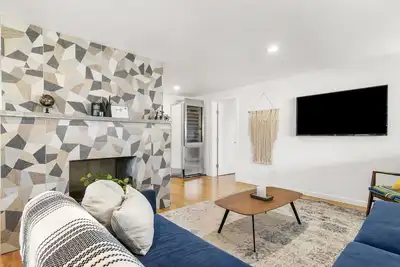 Modern Unit/ Denver Highlands/ Sloans Lake