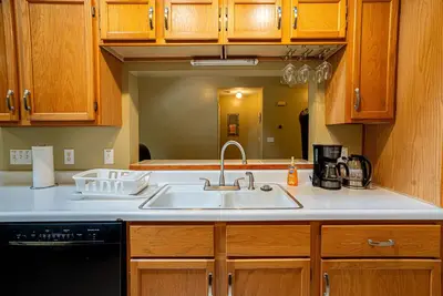 Image de Updated 2 Br\/2ba in family friendly home and neighborhood