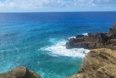 Image de Romantic views of the ocean w/hot tub. 2min walk to beach.