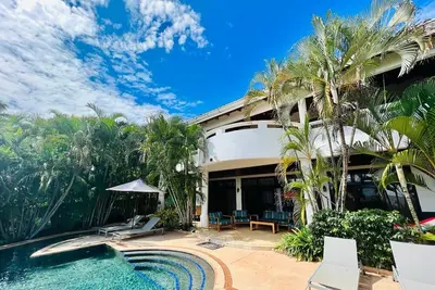Image de Oceanfront Home/Very Relaxing / Private Access to the Beach!