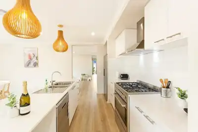 Image de Elegant & Cozy Island Escape Near Downtown & Beach