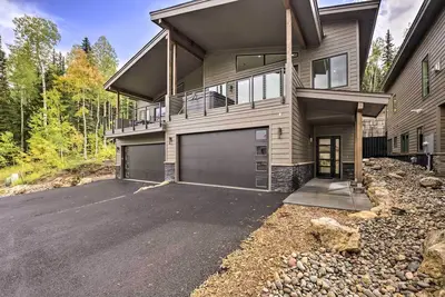 Image de Townhome w/ Hot Tub Across From Ski Lifts!