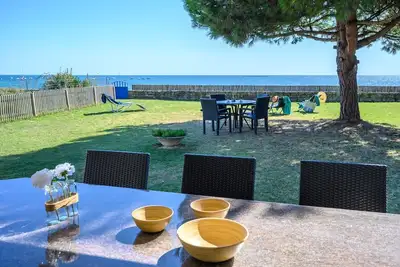 Image de Les Pieds Dans L'Eau - Maison sur la plage vue mer