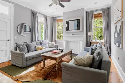 Image de Maison de Jasmine | 3 Blocks to King Street