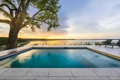 Image de The Overlook at Lake Belton | Luxury Villa | Pool