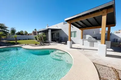 Image de 2 king size beds, Heated pool, Patio. & grill & Fast. Wi-Fi