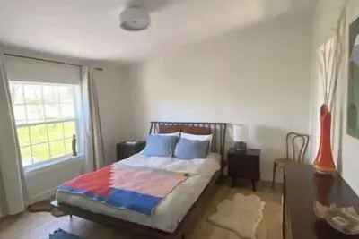 Image de Sun-filled 3 bedroom, 2 bath Oasis in the Country.