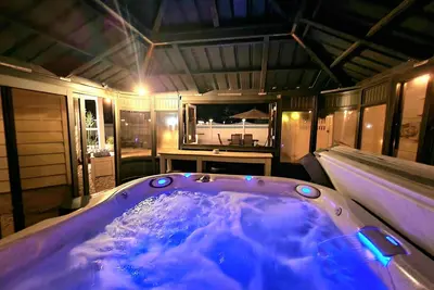Image de Private Hot Tub- Schooner Villa by the Bay