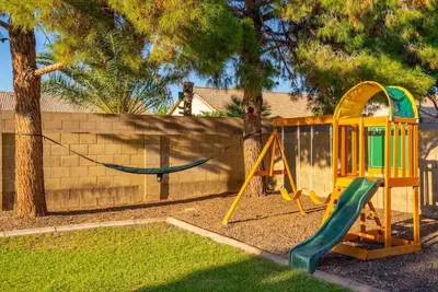 Image de Family/Pet Friendly - Incredible backyard!