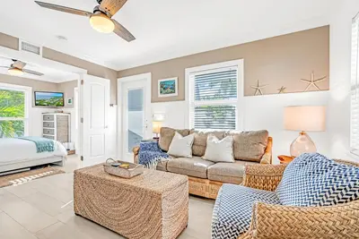 Image de Islamorada retreat \"Bungalow Blue\" w/ heated pool, Bikes, Bbq, amenities galore!