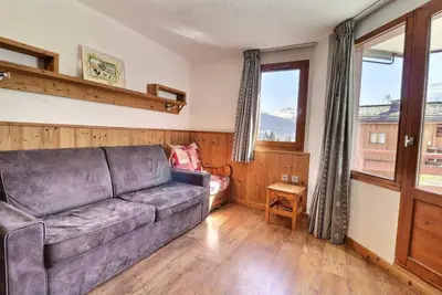 Image de À 10m des pistes de ski, 1er étage, balcon, casier à ski, 41m², La Tania