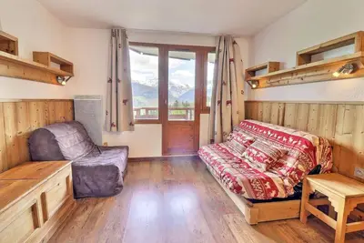 Image de À 10m des pistes de ski, 6ème étage, balcon, casier à ski, 31m², La Tania