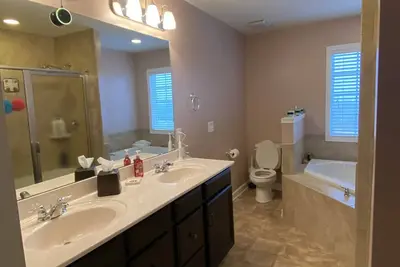 Image de Cozy Home w/ sunset view and 10 minutes from Virginia Tech