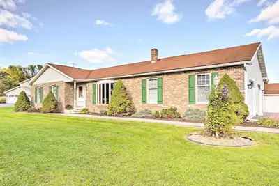 Image de Charming Lewisburg Home w/ Hot Tub & Games!