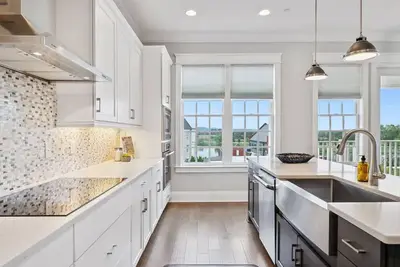 Image de Waterfront Sanctuary near downtown Franklin and Leipers Fork! Clean & beautiful