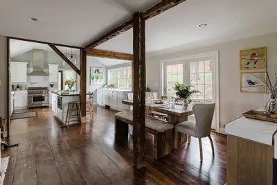 Image de New! Hudson Valley 1830s Farmhouse: Pool, Tennis Court & 14 private acres!