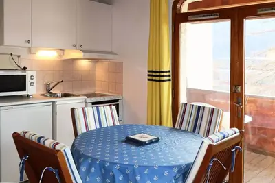 Image de Studio pour 4 personnes rénové avec soin.