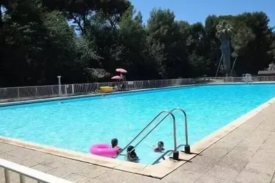 Image de 150 m de la plage, domaine privé avec piscine