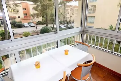 Image de Appartement 2 chambres, climatisation, 200m de la plage, commerces, Tout A  Pied.