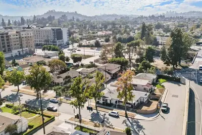 Image de Entire 2 bedroom home -15 minutes to Dtla