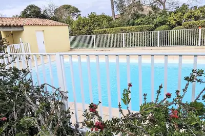 Image de Locations de vacances à Six-fours avec piscine et parking privé et à 800m de la plage