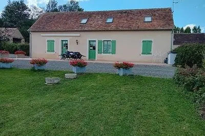 Image de Ancien corps de ferme restauré avec jardin clos, proche A11, 3 chambres, barbecue, calme garanti