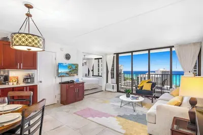 Image de Waikiki condo w/ lanai & beach access