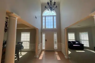 Image de Beautiful spacious home in luxury community