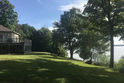 Image de St. Lawrence Riverfront S/W exposure, clean shoreline, shallow & deep water