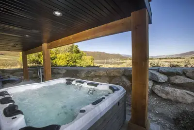 Image de Brand New Home w/Lake Views and 5 bedrooms!