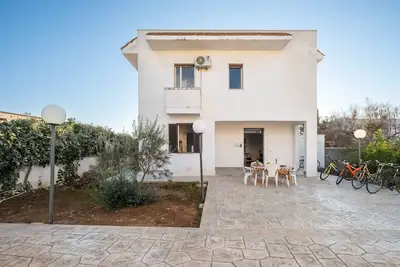 Image de Logement de vacances \"Villa Torre Cesarea\" avec Bbq et A/C
