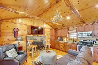 Image de New ‘The Deer’ Cabin Peaceful Refuge in East Texas