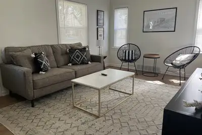 Image de Garrett’s Loft - Minutes from Airport | Family Friendly!