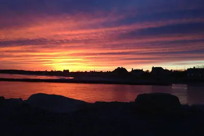 Image de Immaculate Home walking distance to boat launch, 3 mins from beach